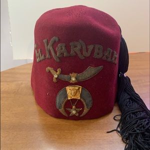 Vintage Shriners fez felt El Karubah  Creacent Moonstar Tassel pin rhinestones.